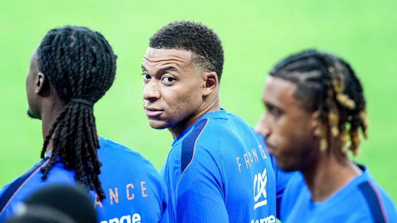 Une longévité au plus haut niveau comme Cristiano Ronaldo? "La France ne me laissera jamais jouer jusqu’à 41 ans", plaisante Mbappé