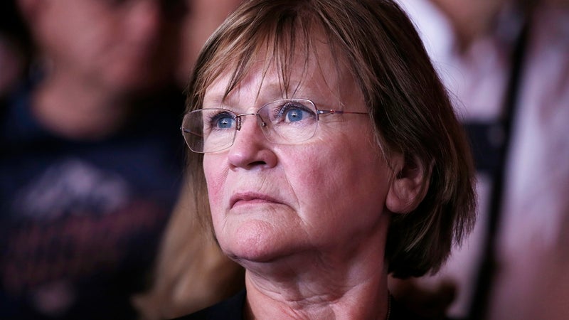 "Si vous n'êtes pas contents, allez voir Matignon", Marie-George Buffet reconnaît que les contrôles antidopage inopinés sur les Bleus ont été stoppés avant le Mondial 1998