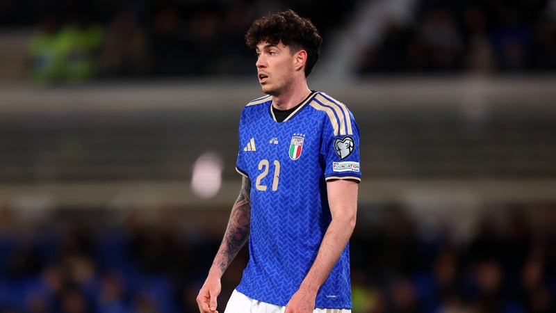 France-Italie: Bastoni encore traumatisé par la "pire soirée de sa vie" contre Dembélé et Doué