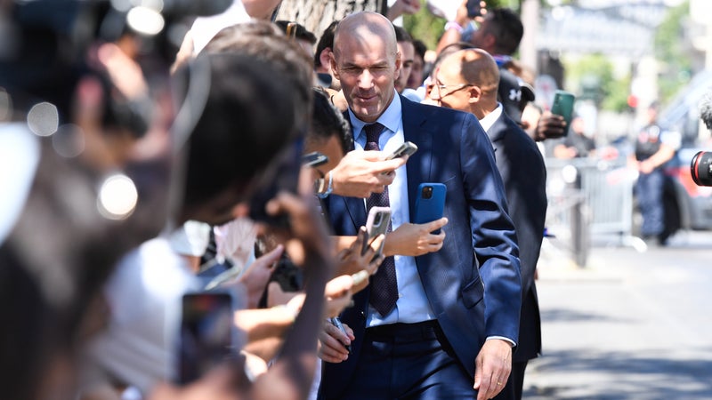 Zizou emballe les foules pour France-Italie: le premier match de Zidane en France se jouera à guichets fermés