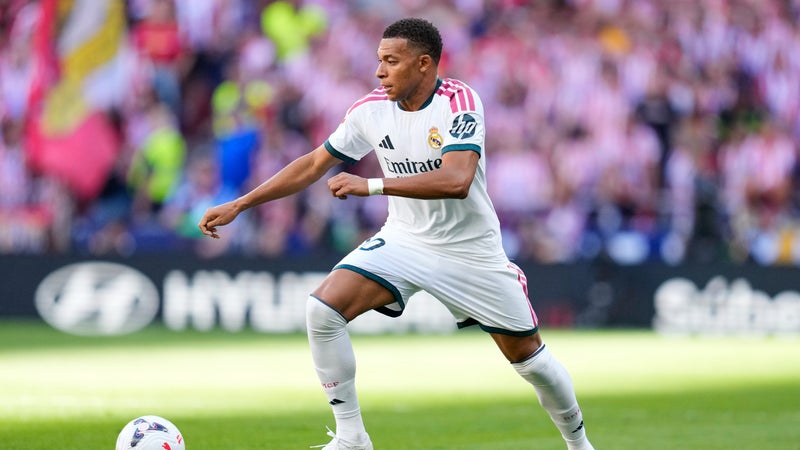 Equipe de France: pourquoi Kylian Mbappé ne portera pas tout de suite la "chaussure parfaite" de son nouvel équipementier On