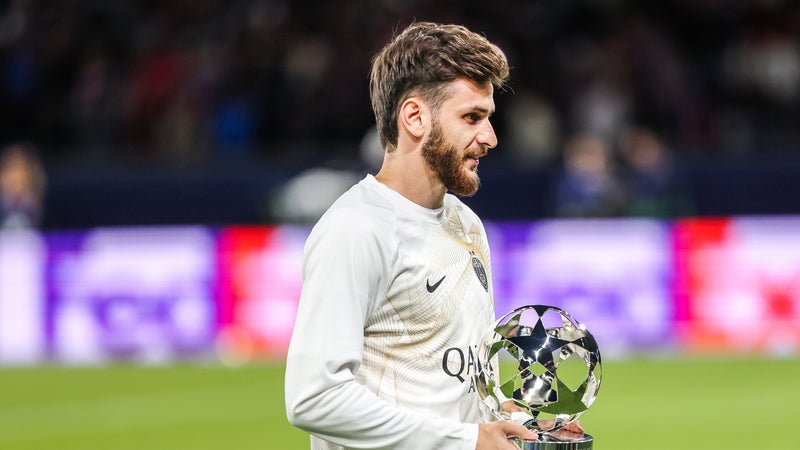 PSG: "Si vous faites une seule erreur, vous pouvez vous retrouver sur le banc": Kvaratskhelia explique comment Luis Enrique le rend meilleur