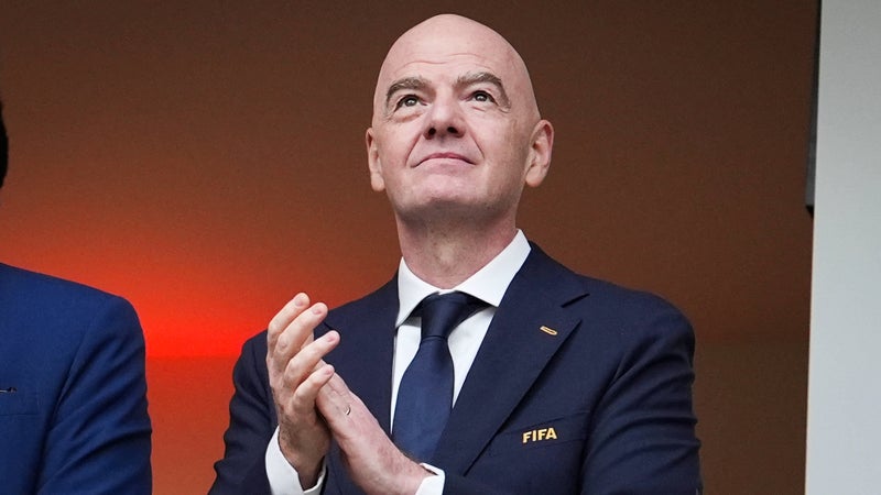 "Nous poursuivrons ce processus": la Fifa affirme continuer son projet d'ouverture aux investisseurs privés malgré la gronde