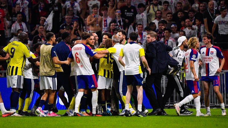 OL-Fenerbahçe: provocations de Guendouzi, bagarre générale dans le tunnel... La fin de match totalement chaotique à Lyon