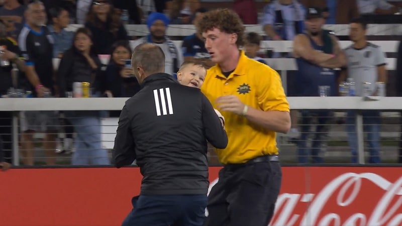 "Il y a un bébé sur le terrain", un match de MLS interrompu par un (très) jeune envahisseur