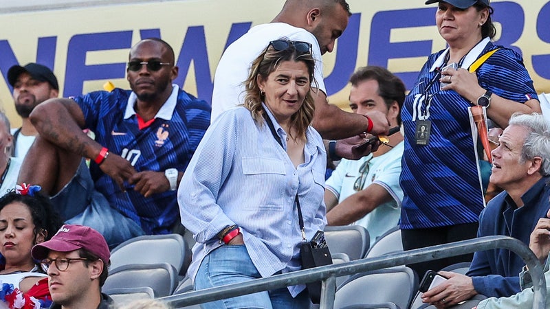 Caen: la mère de Mbappé a interdit les portables au centre de formation, "une décision formidable" salue Mathieu Bodmer