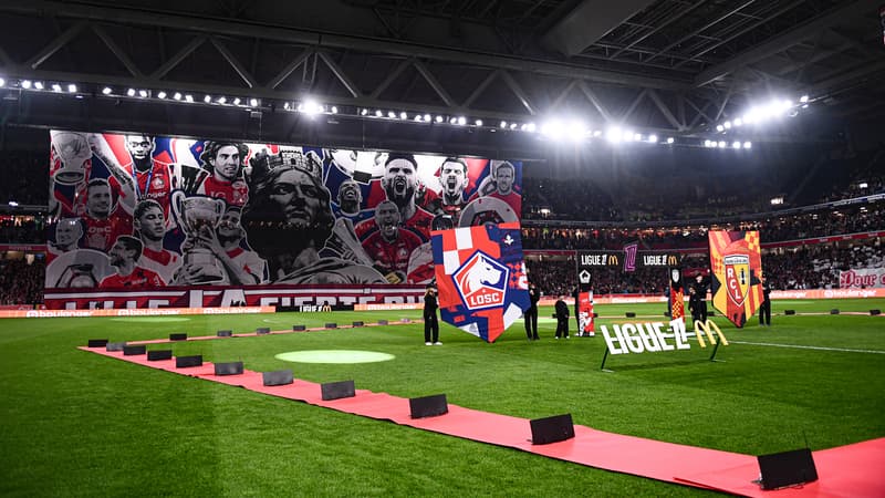Tifos géants, fumigènes, plusieurs interruptions de l'arbitre... un derby du Nord sous tension entre Lille et Lens