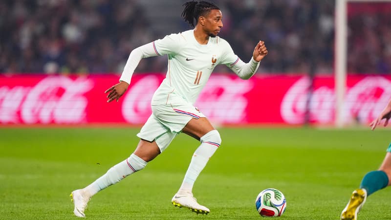 "Ça fait mal", les fans de Chelsea enragent de voir Olise avec un maillot des Blues sur la photo vintage de l’équipe de France