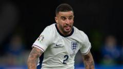 Le défenseur Walker "à l'aise" avec la retraite de l'Angleterre