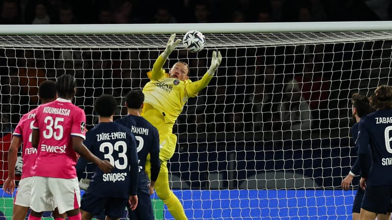 PSG-Toulouse: "Le but est à 70% pour Safonov", le deux grosses boulettes du gardien parisien