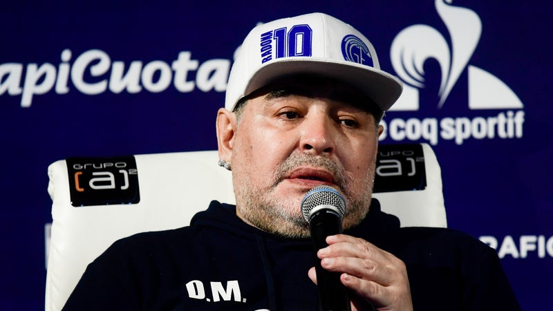 "Il ne voulait pas manger ni se laver": les tristes derniers jours de Diego Maradona racontés par son masseur