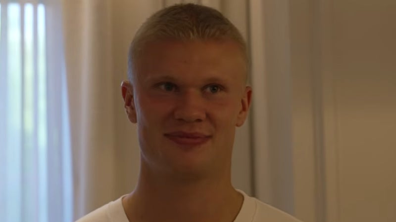 "T’as perdu un pari ou quoi?": Erling Haaland dévoile sa nouvelle coupe de cheveux pour la saison