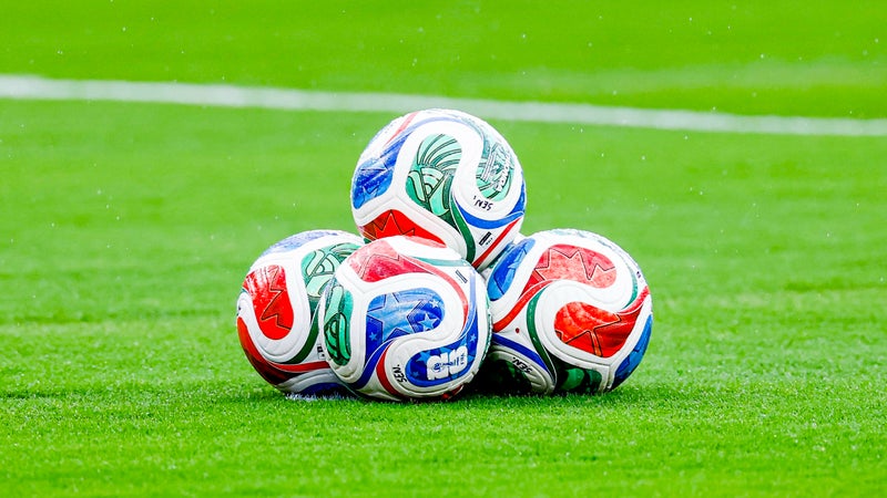 "Je n’ai qu’une passion dans la vie et c’est Destiny Eleven": c'est quoi ce nouveau jeu en ligne de gestion de carrière de footballeur qui cartonne?