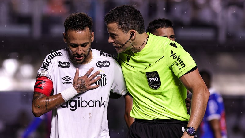 Santos: "J'ai donné l'occasion à un imbécile de se montrer", l'improbable carton rouge reçu par Neymar
