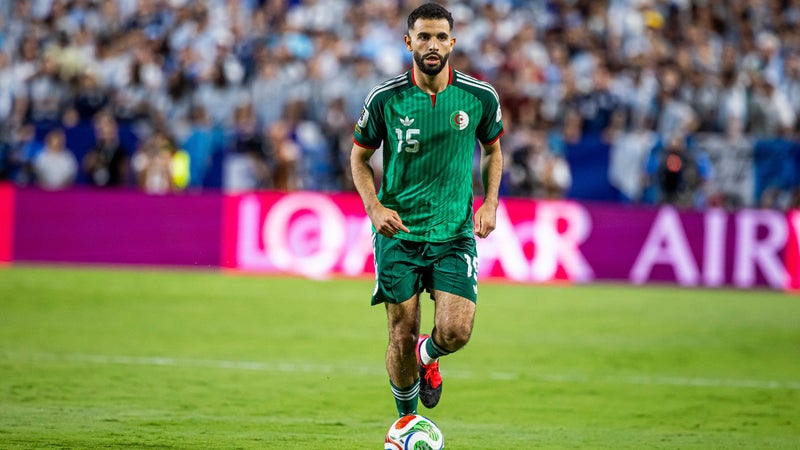 Algérie: Aït-Nouri renvoyé à Manchester City après un clash avec le staff d'Hemdani face à la Zambie