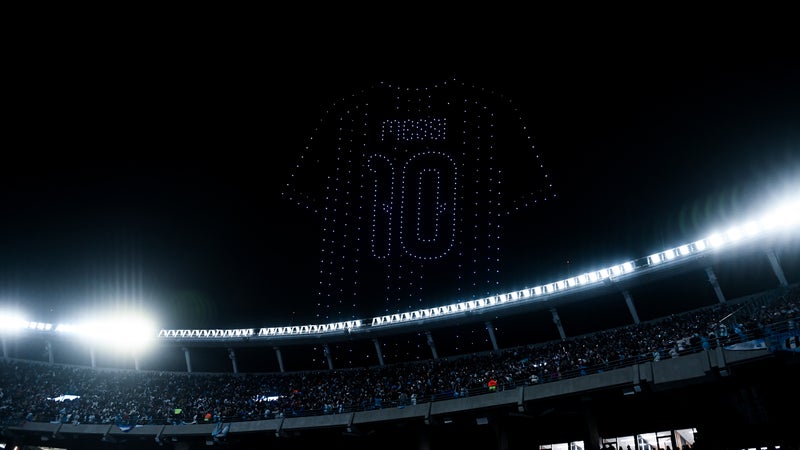 Le business avant tout: le gros tollé provoqué par un spectacle de drones lors des adieux de Lionel Messi
