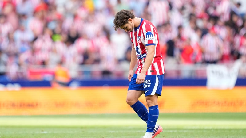 "Il ne devait pas s’approcher des supporters", la drôle de consigne de l'Atlético pour Julian Alvarez, copieusement hué par son public